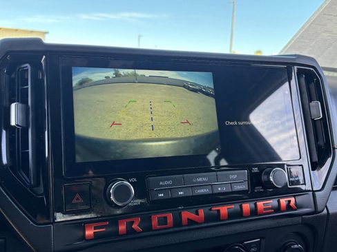 Used 2025 Nissan Frontier PRO-4X AWD/4WD image 23