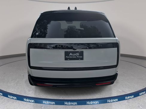 Used 2025 Land Rover Range Rover SE AWD/4WD image 7
