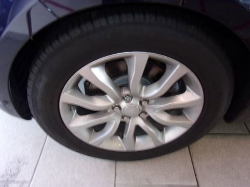 Used 2017 Land Rover Range Rover Sport HSE image 40