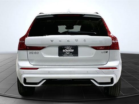Certified 2023 Volvo XC60 B5 Ultimate w/ Climate Package image 5