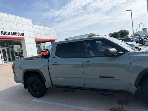Used 2025 Toyota Tundra SR5 w/ SR5 Premium Package AWD/4WD image 6