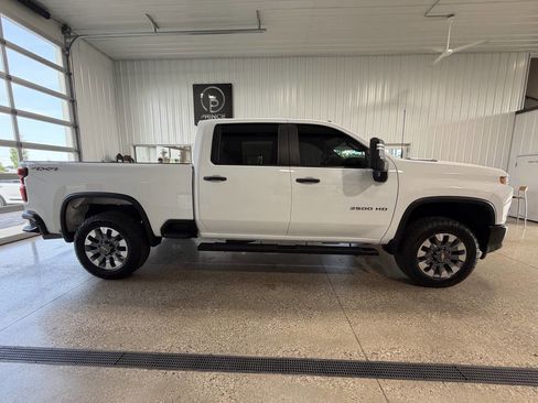 Used 2023 Chevrolet Silverado 2500 Custom w/ Custom Value Package AWD/4WD image 5