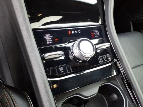 Used 2025 Jeep Grand Cherokee L Summit w/ Obsidian Package AWD/4WD image 27
