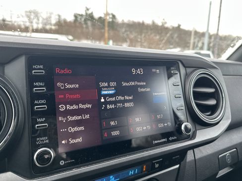 Used 2020 Toyota Tacoma TRD Sport image 19