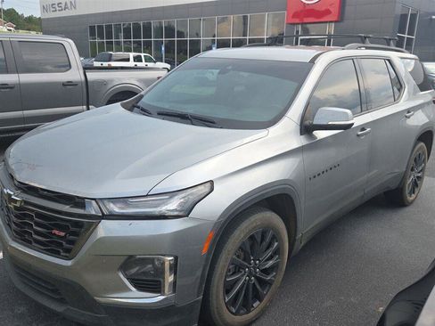 Used 2023 Chevrolet Traverse RS w/ LPO, Floor Liner Package FWD image 1