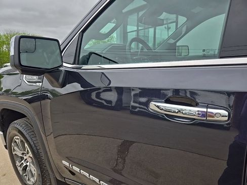 Used 2025 GMC Sierra 1500 SLT AWD/4WD image 40