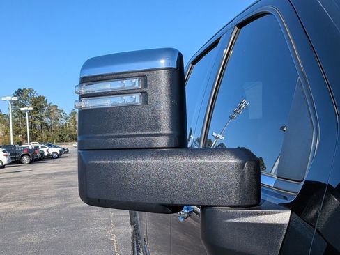 Used 2024 Chevrolet Silverado 2500 High Country w/ High Country Premium Package image 13