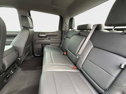 Used 2025 GMC Sierra 1500 SLT AWD/4WD image 15