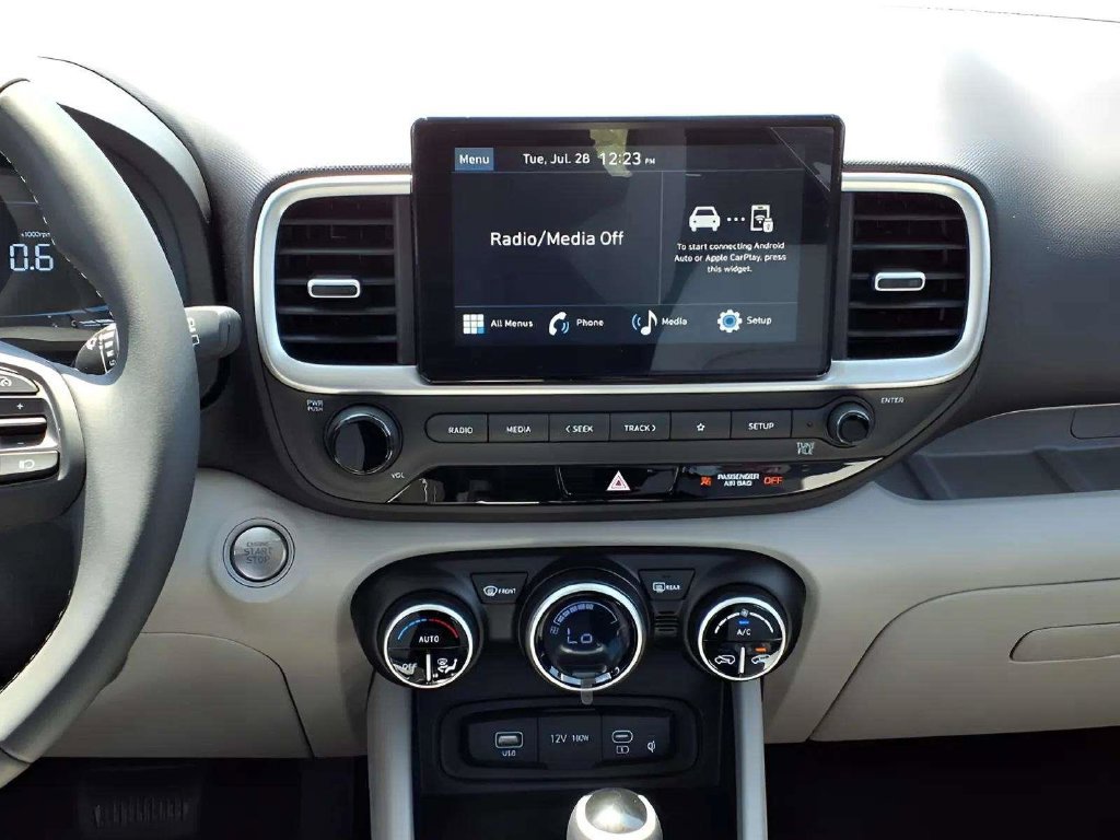 New 2026 Hyundai Venue SEL FWD image 8