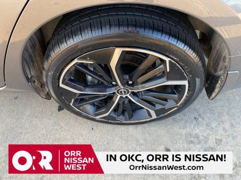 Used 2025 Nissan Altima 2.5 SR image 9