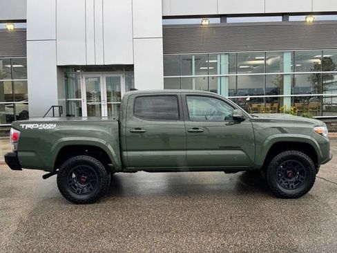 Used 2021 Toyota Tacoma TRD Sport AWD/4WD image 34