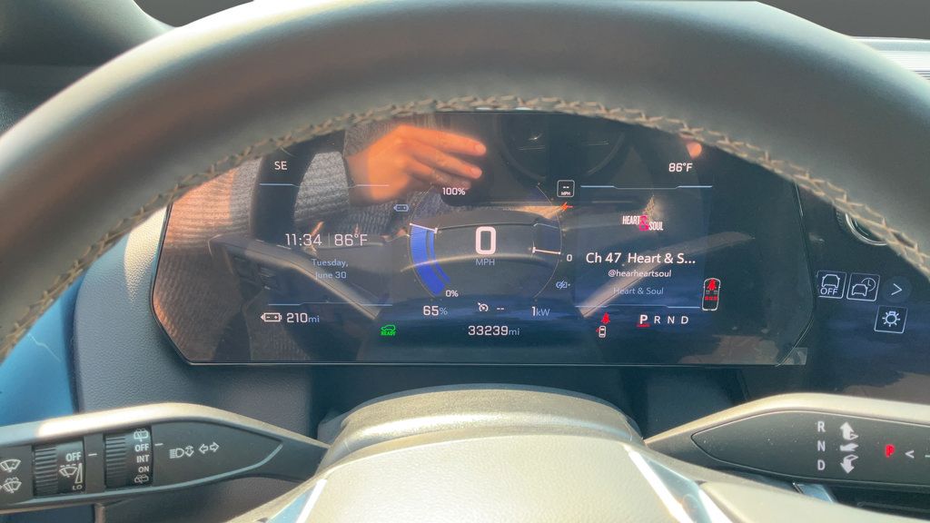 Certified 2024 Chevrolet Equinox EV LT FWD image 18