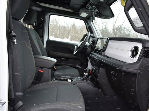 Certified 2024 Jeep Wrangler Sahara w/ Technology Group image 28