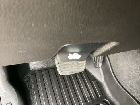 Used 2024 Chevrolet Colorado ZR2 w/ ZR2 Convenience Package III image 60