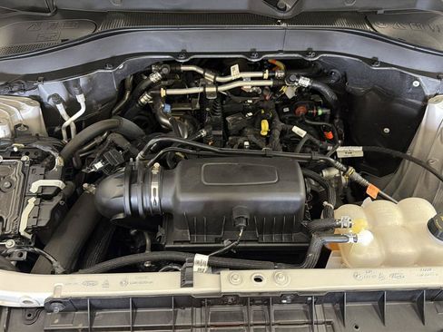 Used 2024 Ford Explorer XLT w/ Equipment Group 202A AWD/4WD image 26