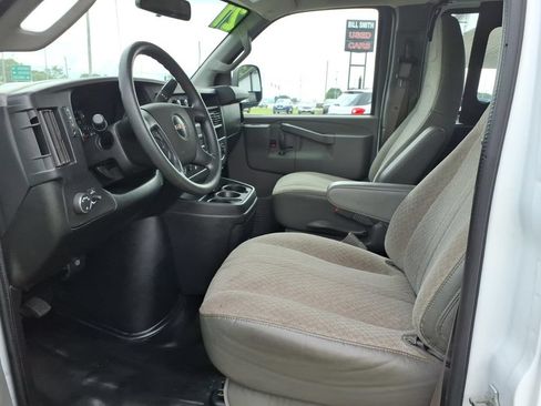 Used 2021 GMC Savana 2500 Extended w/ Driver Convenience Package RWD image 14