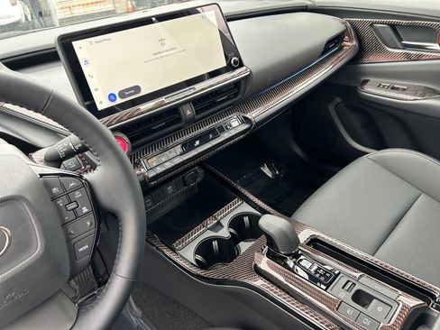 Used 2025 Toyota Prius Limited w/ Limited Premium Package image 20