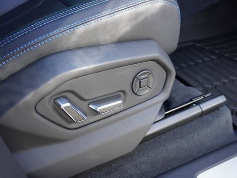 Used 2022 Lamborghini Urus image 40