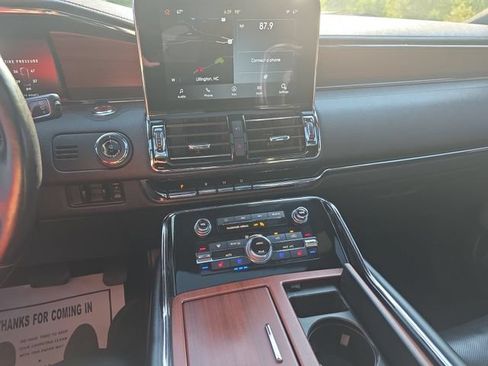 Used 2021 Lincoln Navigator L Reserve AWD/4WD image 22
