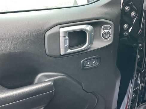 Used 2023 Jeep Wrangler Sport S image 23