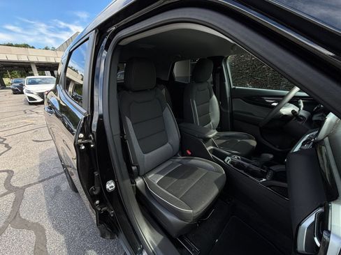 Used 2025 Chevrolet TrailBlazer LT w/ Driver Confidence Package AWD/4WD image 35