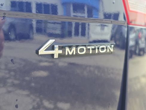 Used 2022 Volkswagen Tiguan SEL R-Line AWD/4WD image 11