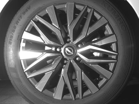 Used 2025 Nissan Altima 2.5 SV FWD image 13