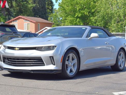 Used 2018 Chevrolet Camaro LT image 14