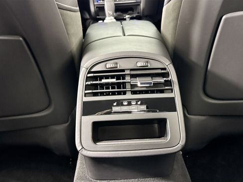 Used 2023 Maserati Quattroporte Modena Q4 image 33