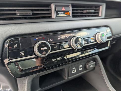 Used 2025 Honda Pilot EX-L image 18