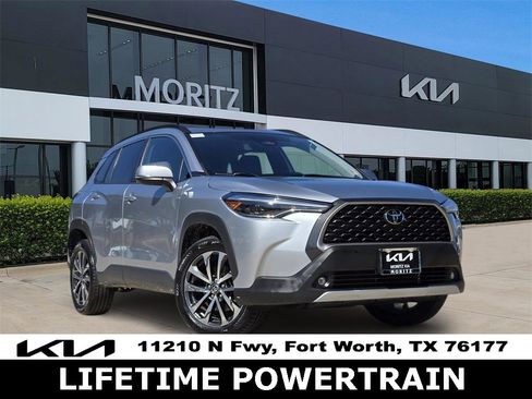 Used 2024 Toyota Corolla Cross XLE image 1