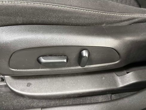 Used 2017 GMC Acadia SLE image 14