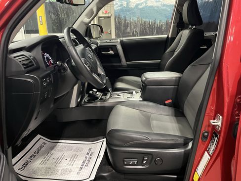 Used 2021 Toyota 4Runner SR5 Premium w/ Moonroof Package AWD/4WD image 10