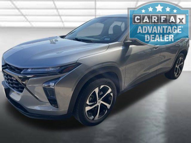 Used 2024 Chevrolet Trax RS w/ Driver Confidence Package FWD image 2