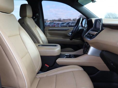 Used 2021 Chevrolet Suburban Premier image 15