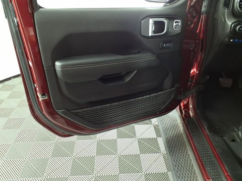 Used 2021 Jeep Wrangler Unlimited Sahara w/ Safety Group AWD/4WD image 18