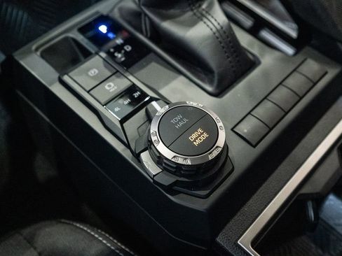 Certified 2025 Toyota Tacoma TRD Sport image 31