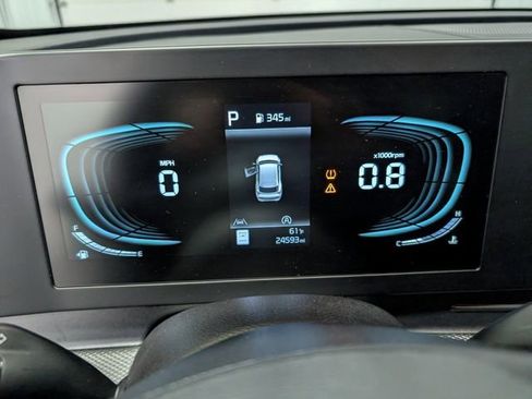 Used 2025 Kia Sportage LX image 14