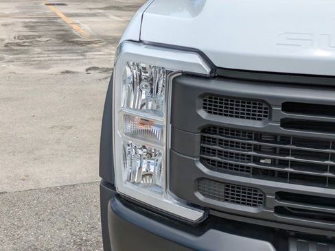 Used 2024 Ford F550 4x4 Regular Cab Super Duty image 9