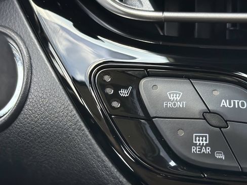 Used 2020 Toyota C-HR Limited FWD image 23