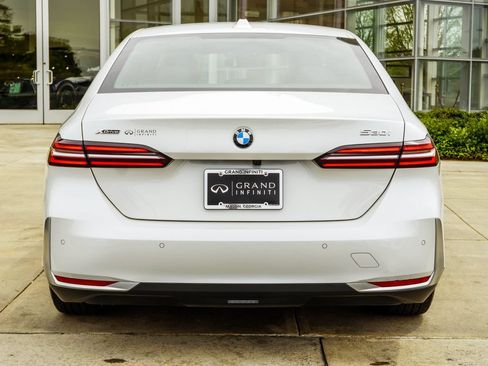 Used 2026 BMW 530i xDrive w/ Premium Package AWD/4WD image 11