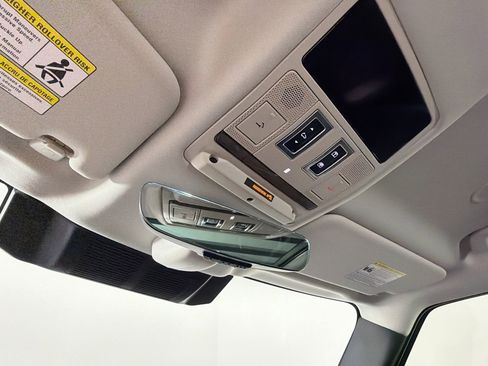 Certified 2023 Land Rover Defender 130 SE image 22