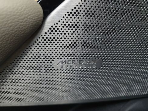 Used 2018 Land Rover Range Rover Velar R-Dynamic SE image 28