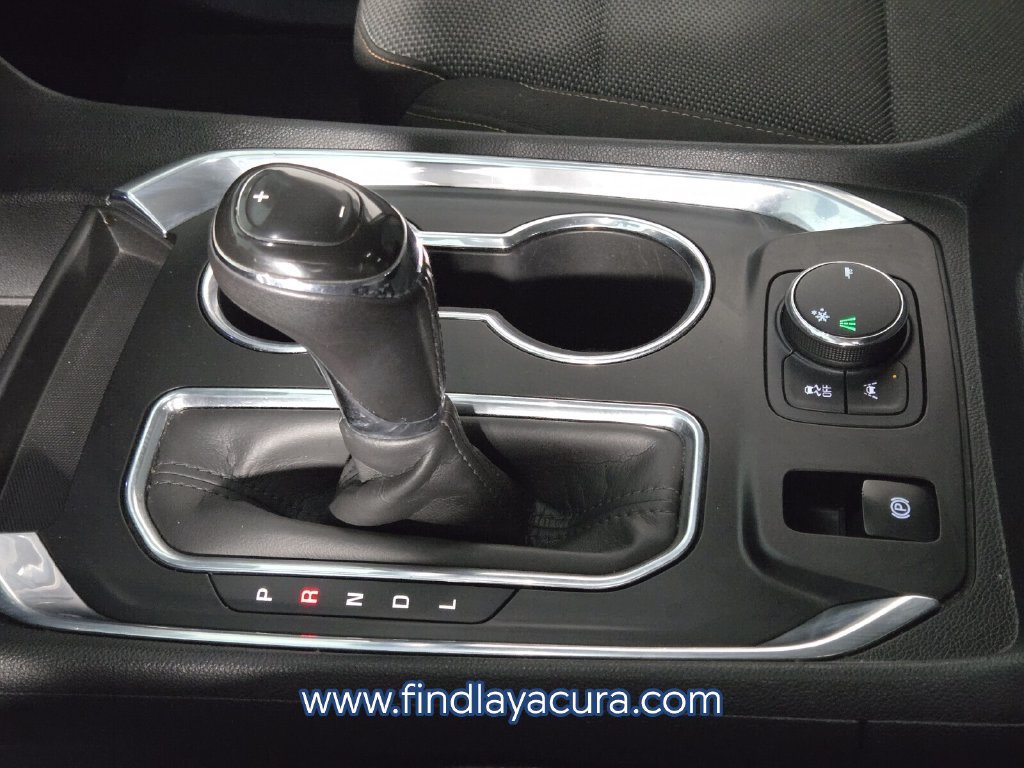 Used 2020 Chevrolet Traverse LT FWD image 26