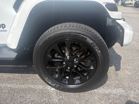 Used 2021 Jeep Wrangler Unlimited Sahara AWD/4WD image 28