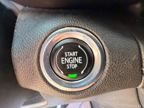 Used 2022 Buick Envision Essence w/ Safety Package FWD image 21