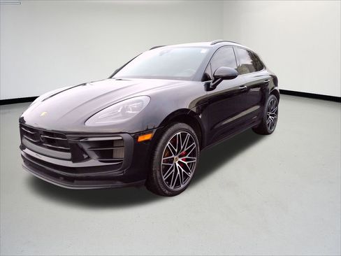 Used 2023 Porsche Macan S image 1