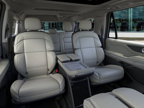 New 2026 Lincoln Navigator L Reserve w/ Jet Appearance Package image 11