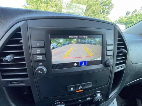 Used 2023 Mercedes-Benz Metris image 25