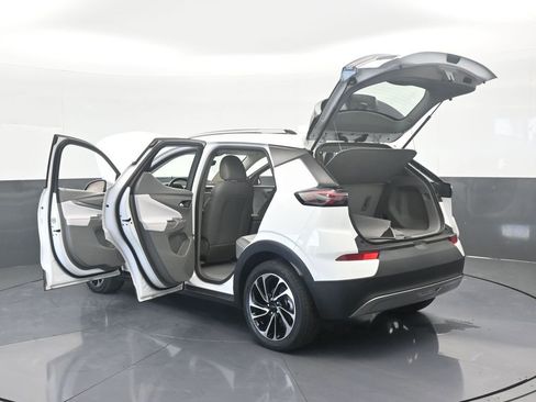 Used 2023 Chevrolet Bolt EUV Premier image 87